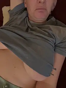 Snapshot of LaceyLondonXO chatting on December 2024 11:05:01 PM LaceyLondonXO online show from December 2024 11:05:01 PM