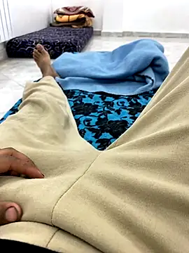 Lahcene online show from November 2025 07:07:02 PM