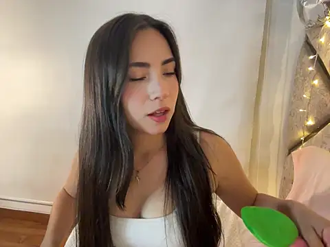 Snapshot of Melody_04 chatting on March 2026 04:27:02 AM Melody 04 online show from March 2026 04:27:02 AM
