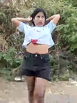 Snapshot of Danna-linyi chatting on May 2026 03:39:02 PM Danna-linyi online show from May 2026 03:39:02 PM
