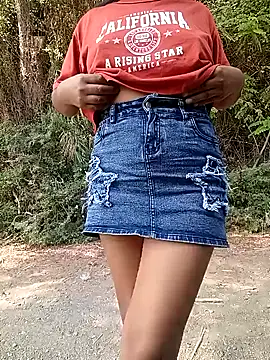 Snapshot of Danna-linyi chatting on May 2026 05:31:02 PM Danna-linyi online show from May 2026 05:31:02 PM