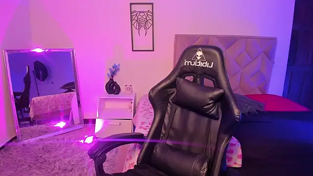 Aurora Hotson online show from January 2025 07:27:02 AM