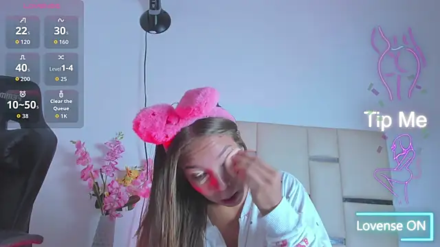 Snapshot of HaleyAmaya chatting on October 2025 12:50:01 PM HaleyAmaya online show from October 2025 12:50:01 PM