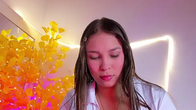 HaleyAmaya online show from June 2026 01:01:02 AM