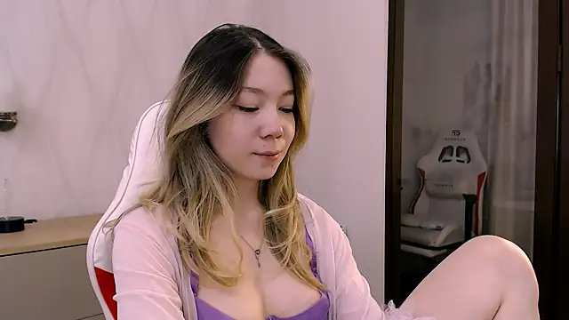 Snapshot of Babby_Rabbit chatting on November 2025 01:55:01 PM Babby Rabbit online show from November 2025 01:55:01 PM