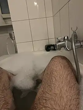 Snapshot of Loco42- chatting on January 2025 06:57:02 PM Loco42- online show from January 2025 06:57:02 PM