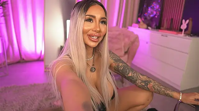 Snapshot of GoldenAmber chatting on March 2026 06:36:02 AM GoldenAmber online show from March 2026 06:36:02 AM