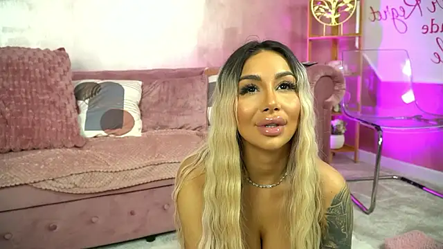 Snapshot of GoldenAmber chatting on March 2026 06:51:02 AM GoldenAmber online show from March 2026 06:51:02 AM