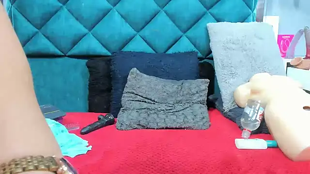 PENELOPELEWISs online show from September 2025 08:42:02 AM