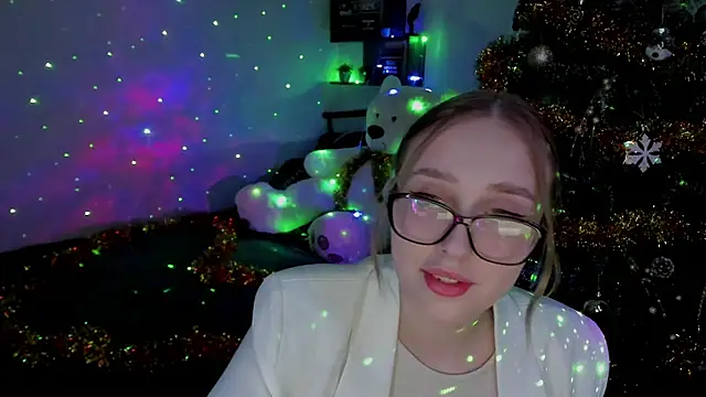 LinaTruly online show from December 2024 08:25:02 PM