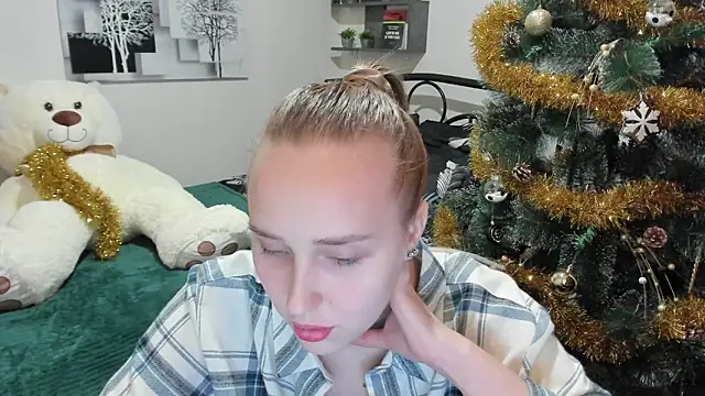 LinaTruly online show from January 2025 08:15:02 PM