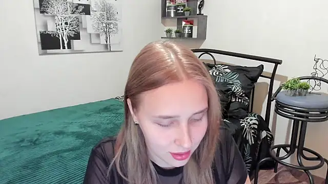 LinaTruly online show from January 2025 12:24:01 AM