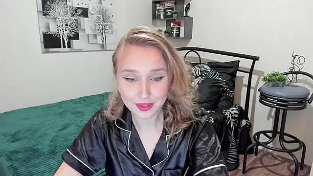 LinaTruly online show from February 2025 11:48:01 PM