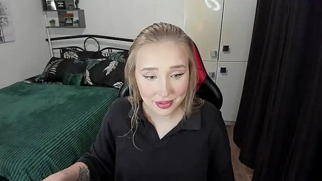 LinaTruly online show from September 2025 09:50:01 PM