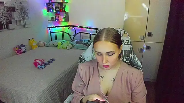 LinaTruly online show from May 2026 09:33:02 PM