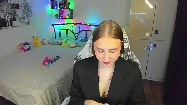 LinaTruly online show from May 2026 09:10:02 PM