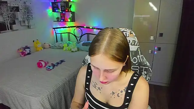 LinaTruly online show from June 2026 09:05:02 PM