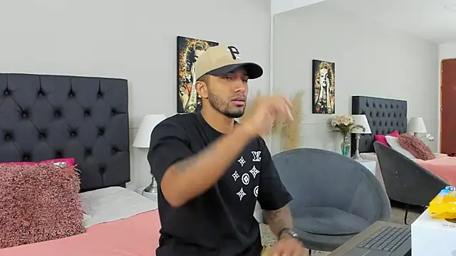 Robin Rief online show from March 2025 03:24:01 AM