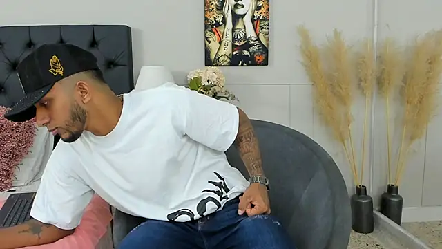 Robin Rief online show from March 2025 03:19:01 AM