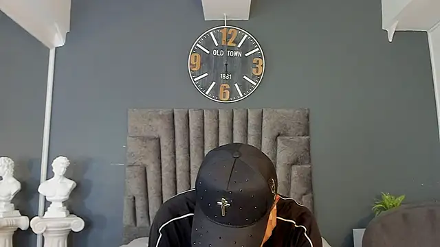 Robin Rief online show from June 2026 07:29:01 PM