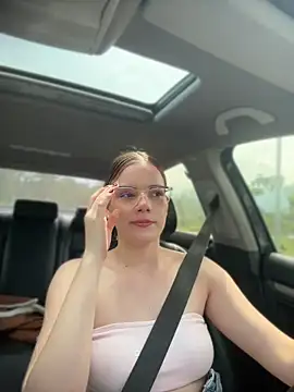 NicoleCut online show from June 2026 03:33:01 PM
