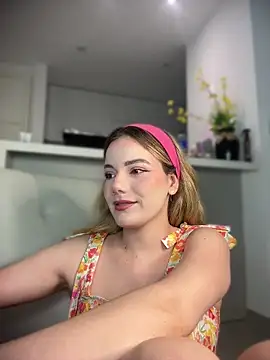 NicoleCut online show from June 2026 11:24:02 PM