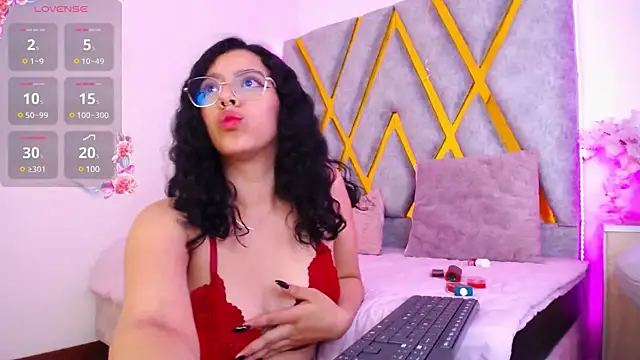 Snapshot of Aurora_Brownn chatting on March 2025 08:30:01 AM Aurora Brownn online show from March 2025 08:30:01 AM