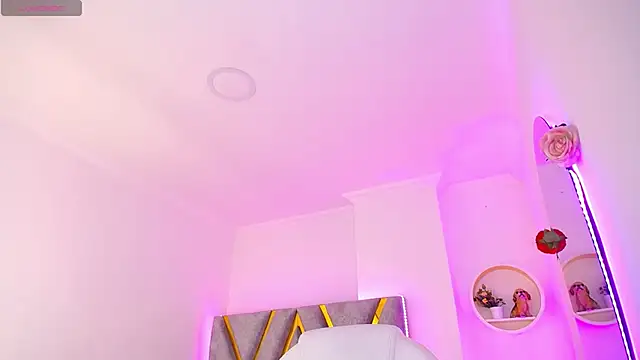 Snapshot of Aurora_Brownn chatting on March 2025 04:02:02 AM Aurora Brownn online show from March 2025 04:02:02 AM