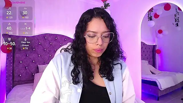 Snapshot of Aurora_Brownn chatting on March 2025 02:08:01 AM Aurora Brownn online show from March 2025 02:08:01 AM