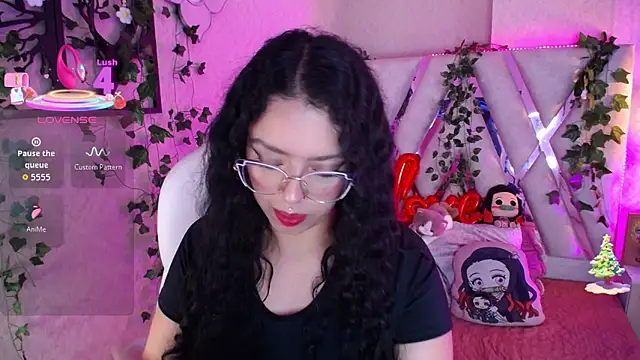 Aurora Brownn online show from December 2025 04:42:02 AM