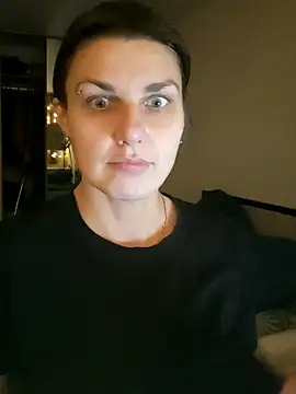 Snapshot of Magic__smile chatting on December 2024 04:57:01 PM Magic smile online show from December 2024 04:57:01 PM