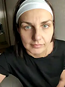 Snapshot of Magic__smile chatting on December 2024 05:29:02 PM Magic smile online show from December 2024 05:29:02 PM