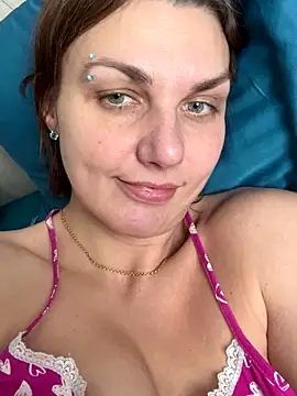 Snapshot of Magic__smile chatting on December 2025 10:33:01 AM Magic smile online show from December 2025 10:33:01 AM