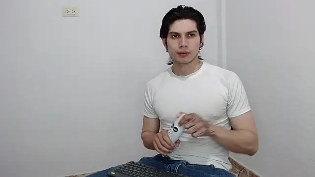 Snapshot of pervertsteens3 chatting on February 2026 12:25:02 AM pervertsteens3 online show from February 2026 12:25:02 AM