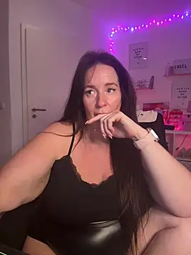 Engel mia online show from July 2026 08:49:02 PM