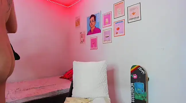 Snapshot of gabie_cortes chatting on February 2025 06:45:01 AM gabie cortes online show from February 2025 06:45:01 AM