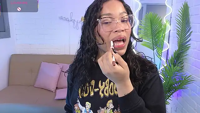 Snapshot of penelope_tay1 chatting on October 2025 03:48:02 AM penelope tay1 online show from October 2025 03:48:02 AM