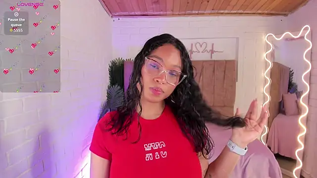 Snapshot of penelope_tay1 chatting on November 2025 03:39:02 AM penelope tay1 online show from November 2025 03:39:02 AM