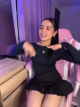 Emily-14 online show from June 2026 04:32:02 AM