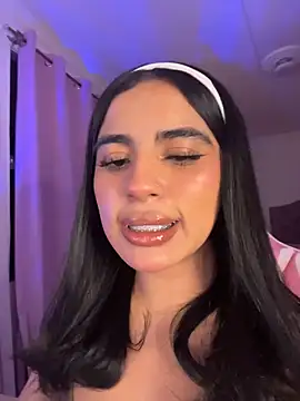Emily-14 online show from June 2026 02:58:02 AM