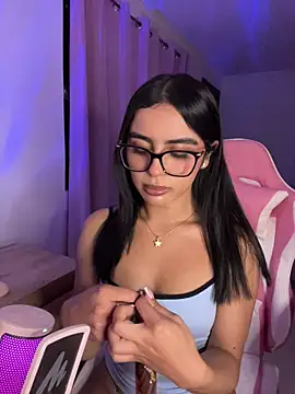 Snapshot of Emily-14 chatting on July 2026 04:17:02 AM Emily-14 online show from July 2026 04:17:02 AM