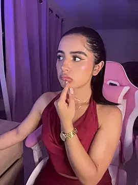 Snapshot of Emily-14 chatting on July 2026 04:30:01 AM Emily-14 online show from July 2026 04:30:01 AM