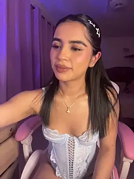 Snapshot of Emily-14 chatting on July 2026 05:11:01 AM Emily-14 online show from July 2026 05:11:01 AM