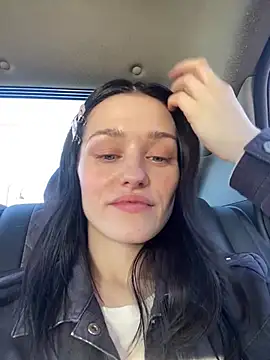 Mia Mia M online show from May 2026 03:39:02 PM