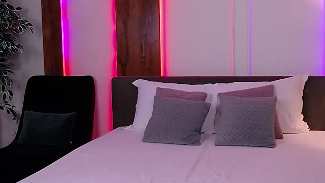 SkylerSpark online show from October 2025 07:32:01 PM