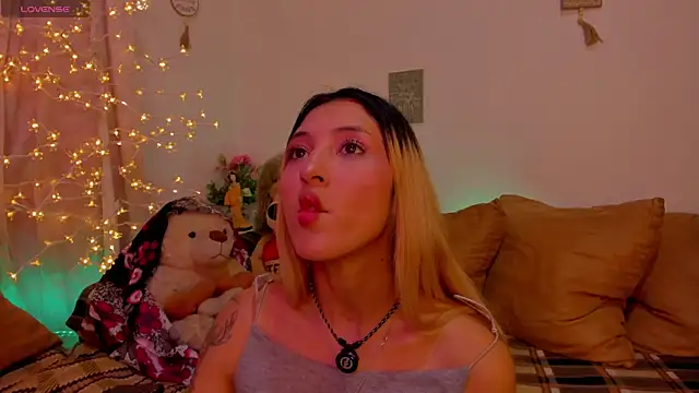 cuteweed420 online show from July 2026 11:12:01 PM
