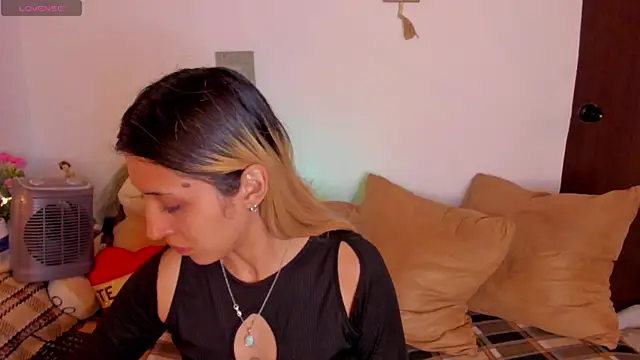 cuteweed420 online show from July 2026 03:37:02 AM