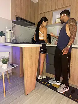 Snapshot of Sweet_and_caramel chatting on January 2025 06:52:01 PM Sweet and caramel online show from January 2025 06:52:01 PM