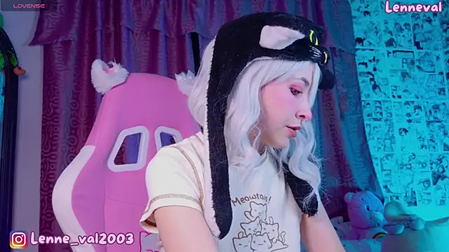 Lenneval1 online show from November 2025 03:05:01 AM