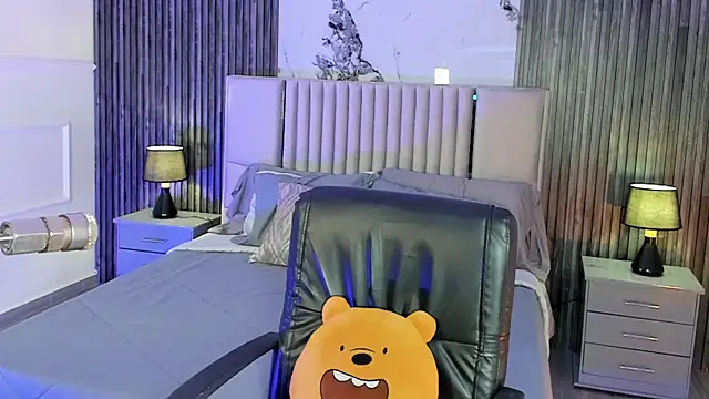 Lillyortiz online show from April 2026 08:01:02 PM